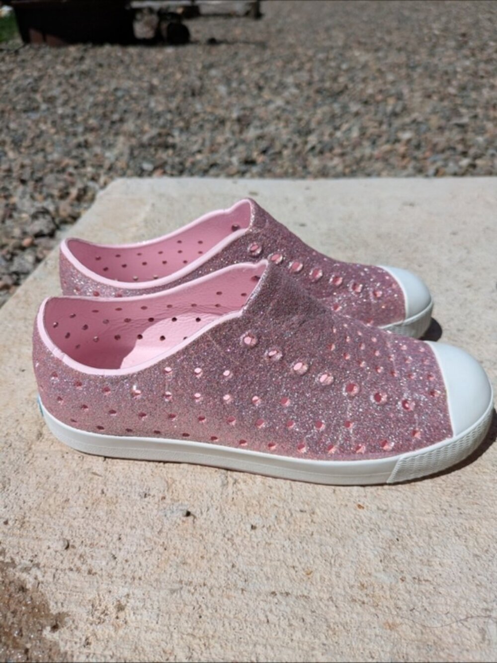 Native Jefferson Bling Glitter Shoes in Milk Pink Bling Girl's Size 2
